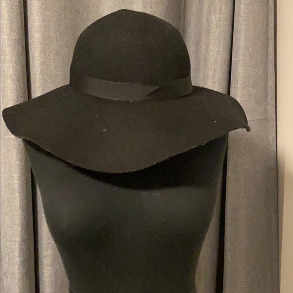Black felt hat